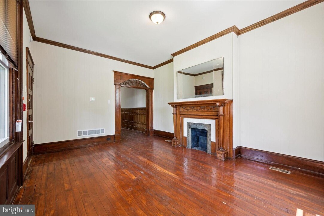 5349 Wayne Ave Photo