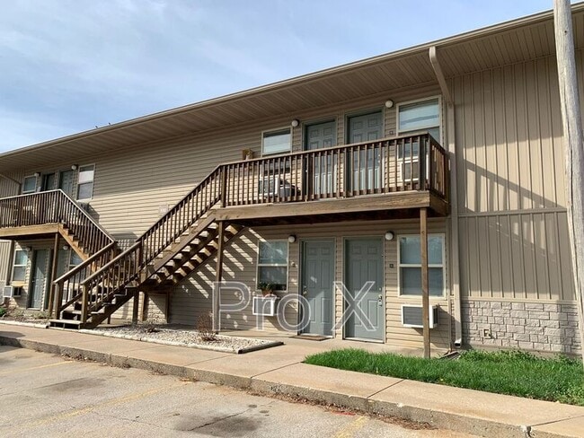 property at 930 N Goetz Blvd