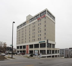 Park Plaza Condominiums in Omaha, NE - Building Photo - Building Photo