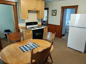 100 Neil St, Unit 2 in Marlborough, MA - Foto de edificio - Building Photo