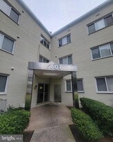 5601 Parker House Terrace in Hyattsville, MD - Building Photo