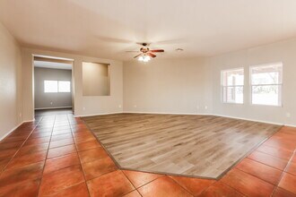 10833 S Camino San Clemente in Vail, AZ - Foto de edificio - Building Photo