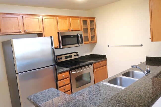 440 Dempsey Rd, Unit 241 in Milpitas, CA - Foto de edificio - Building Photo