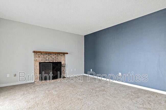 7684 Dunmore Rd in Woodbury, MN - Building Photo - Building Photo