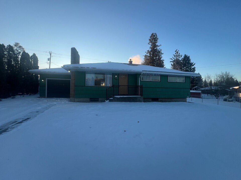 7112 N Excell Dr in Spokane, WA - Building Photo