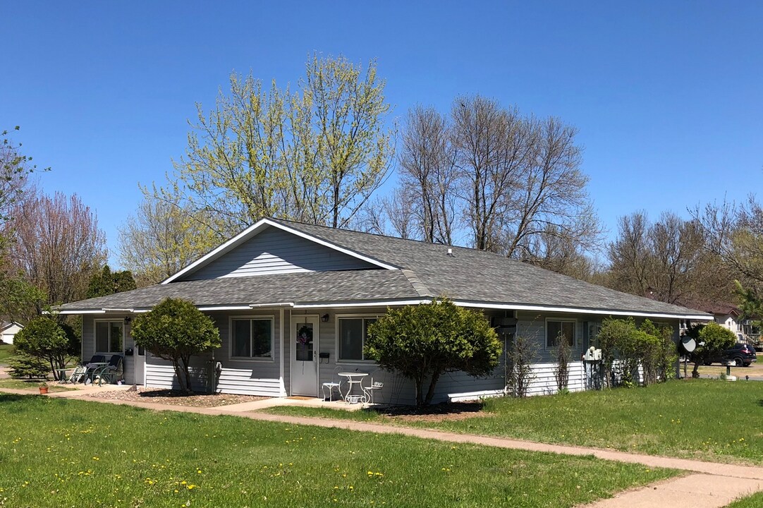 1803 1st Ave E, Unit C-2 in Menomonie, WI - Building Photo