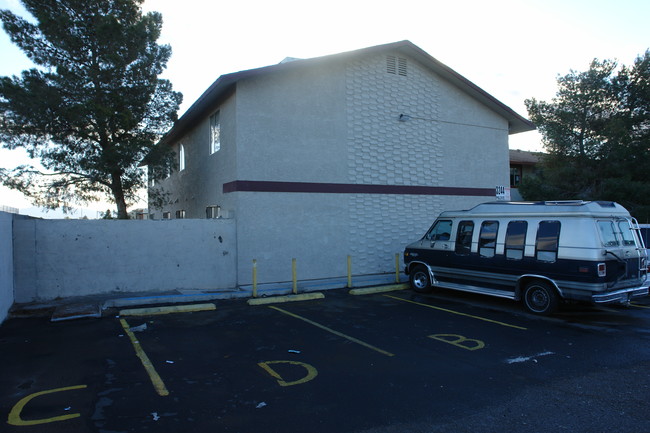 Arroyo Apartments in North Las Vegas, NV - Building Photo - Building Photo