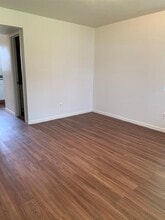 516 San Saba St in Lockhart, TX - Building Photo - Building Photo