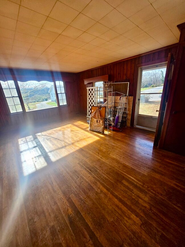 204 S West St, Unit Unit #2 in Wilkesboro, NC - Building Photo - Building Photo