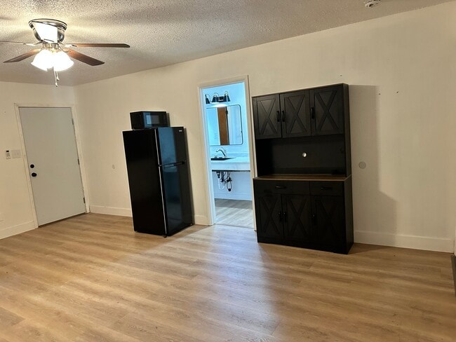 1078 E White Mountain Blvd, Unit 3