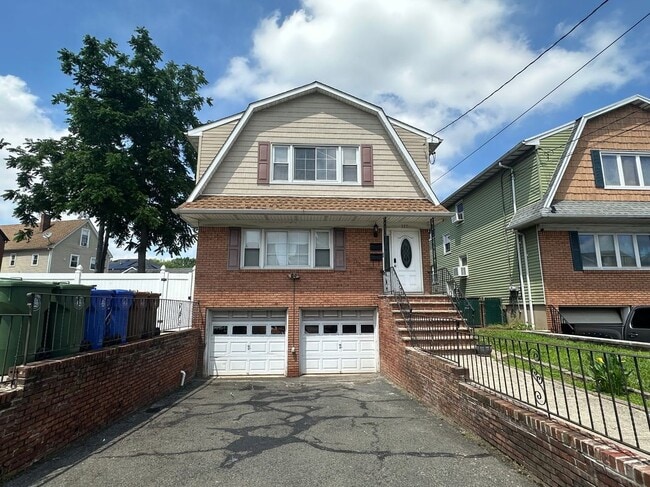 property at 117 S Stiles St