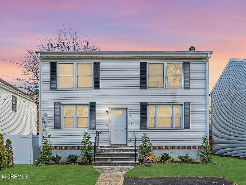 211 Delaware Ave in Cliffwood, NJ - Building Photo