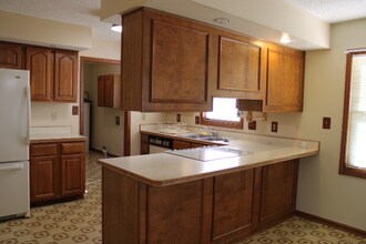 1701 Southfield Rd in Evansville, IN - Foto de edificio - Building Photo