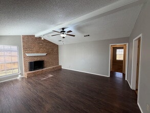5828 2nd St in Lubbock, TX - Foto de edificio - Building Photo