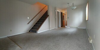 1441 Oakes Rd in Mount Pleasant, WI - Building Photo