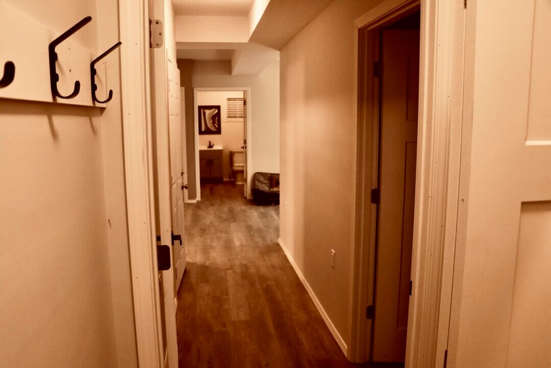 100 Forest St, Unit 102 in Buhl, MN - Building Photo