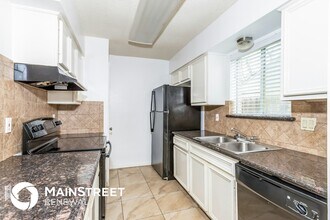 1215 New Tree Ln in Missouri City, TX - Foto de edificio - Building Photo