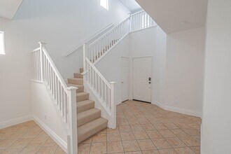 27703 Iris Ct in Santa Clarita, CA - Building Photo - Building Photo