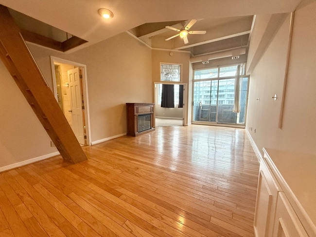 3 N Christopher Columbus Blvd in Philadelphia, PA - Building Photo - Building Photo