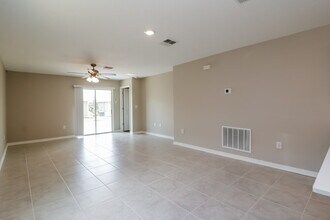4295 Sunny Creek Pl in Kissimmee, FL - Foto de edificio - Building Photo