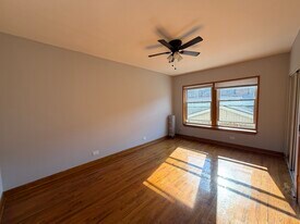 6956 N Ashland Ave in Chicago, IL - Building Photo