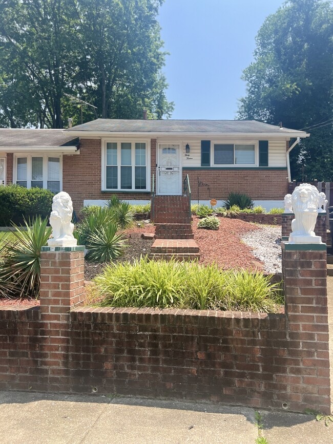 property at 3012 Oxon Run Ct