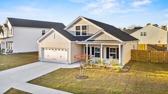 2318 Flowery Branch Dr in Skippers Corner, NC - Building Photo