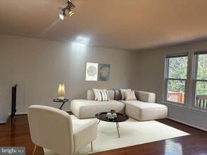 14428 Black Horse Ct in Centreville, VA - Building Photo - Building Photo