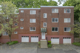 Prospect Garden Condominiums in Norwalk, CT - Building Photo - Building Photo