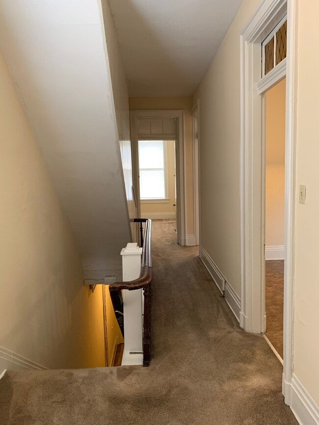 2437 Ohio Ave, Unit 2 in Cincinnati, OH - Building Photo - Building Photo