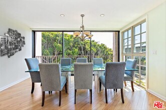 6220 Pacific Ave-Unit -202 in Los Angeles, CA - Building Photo - Building Photo
