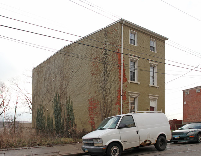 2342 Wilder Ave in Cincinnati, OH - Building Photo - Building Photo