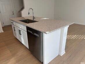 5888 Butterfield Ct in Bettendorf, IA - Building Photo - Building Photo