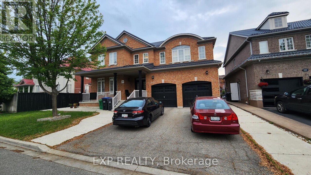 20 Stonemount Trail in Brampton, ON - Building Photo