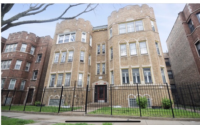 7437-7439 S Chappel Ave in Chicago, IL - Building Photo - Building Photo