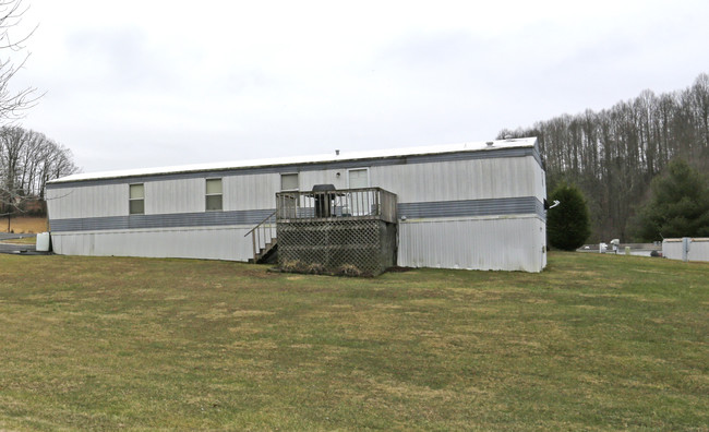 595 Highway 394 in Blountville, TN - Building Photo - Building Photo