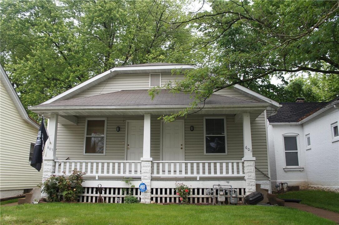 603 W Lincoln St in Belleville, IL - Building Photo