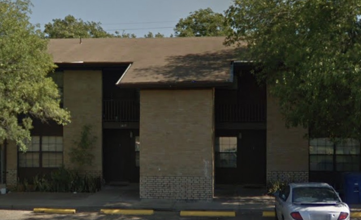 1412 E Hillside Rd, Unit 3 in Laredo, TX - Building Photo