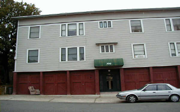 700 Talbart St in Martinez, CA - Foto de edificio - Building Photo