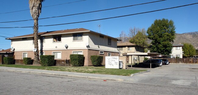 3925 Mountain View Ave in San Bernardino, CA - Foto de edificio - Building Photo