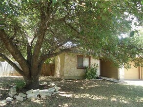 2672 Piping Rock Trail in Austin, TX - Building Photo - Building Photo