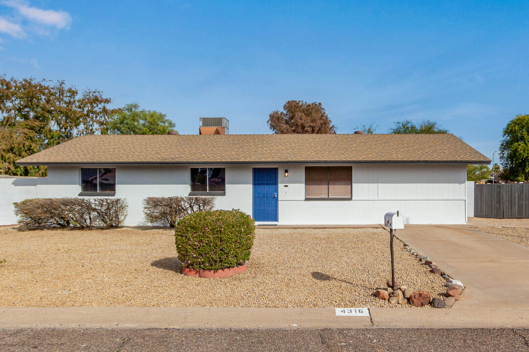 4316 E Rose Marie Ln in Phoenix, AZ - Foto de edificio