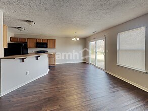 7216 Burlat Ln in Noblesville, IN - Foto de edificio - Building Photo