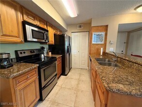 2070 Arbour Walk Cir, Unit 3214 in Naples, FL - Building Photo - Building Photo