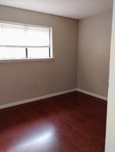 1754 Cedar Lake Dr in Baton Rouge, LA - Foto de edificio - Building Photo