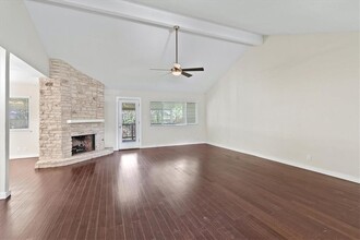 10806 Tall Oak Trail in Austin, TX - Building Photo - Building Photo