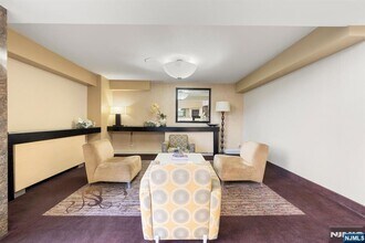 150 Overlook Ave in Hackensack, NJ - Building Photo - Building Photo