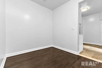 115 Perry St, Unit 3C in New York, NY - Foto de edificio - Building Photo