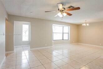 3391 NW 42nd St in Fort Lauderdale, FL - Building Photo - Building Photo