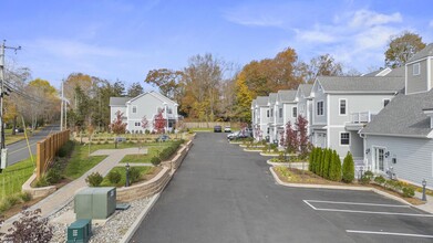 The Landing at Guilford in Guilford, CT - Foto de edificio - Building Photo